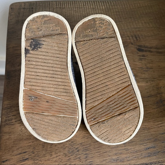 Tiny Toms Toddler Sneakers - Picture 7 of 7
